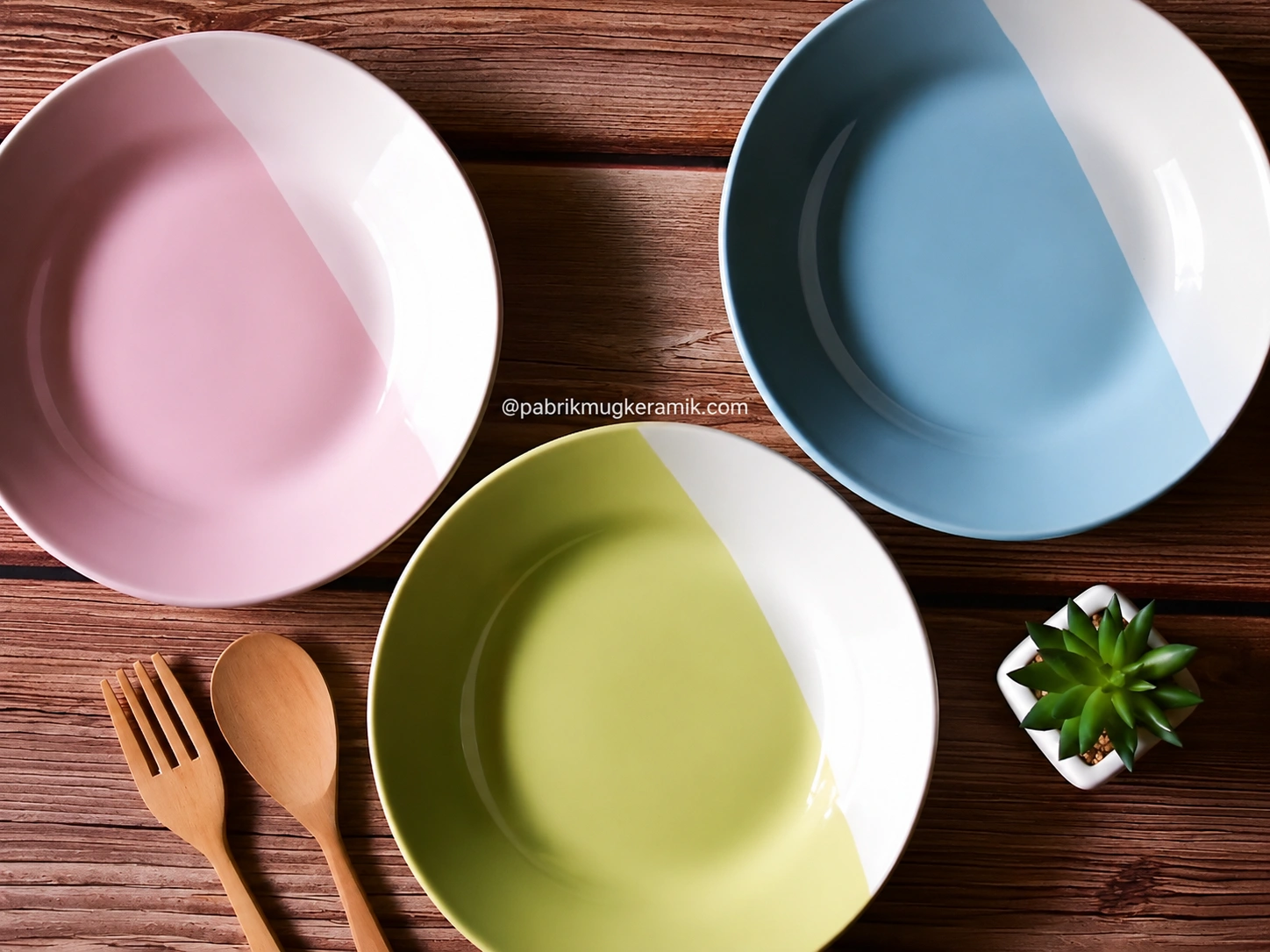 Piring Keramik Custom — hotel dan restaurant tableware KERAMIKANO